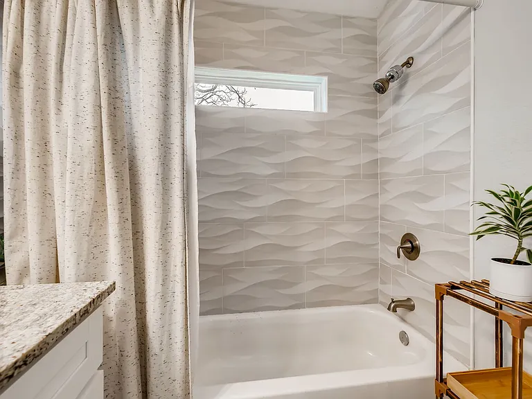 1103 Estes Ave — Photo 19