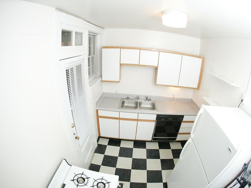 2nd image of 3404 Park Ave APT 12