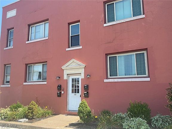 3rd image of 1387 W 69th St APT 1