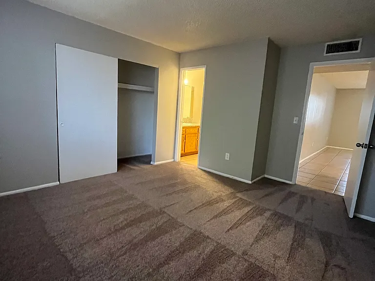 3357 W Harmont Dr #2 — Photo 6