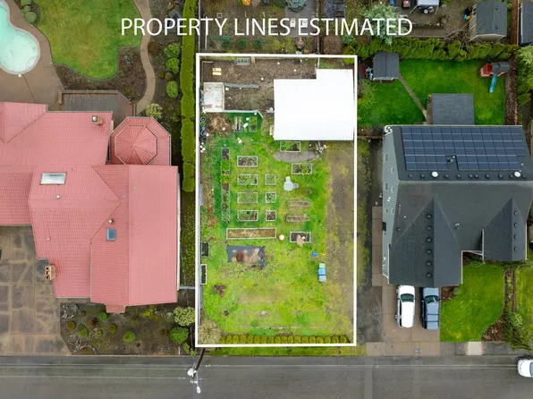 1702 Laurel Ave, Woodburn, OR 97071