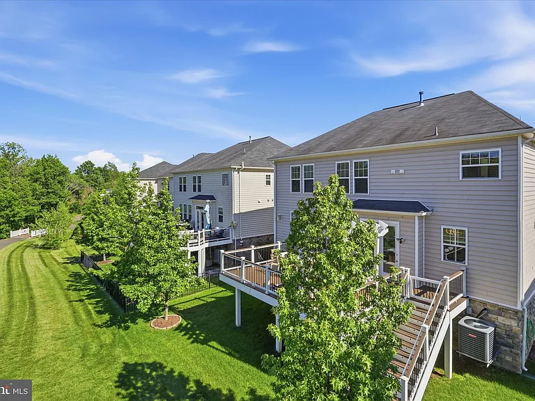 42522 Stratford Landing Dr — Photo 45