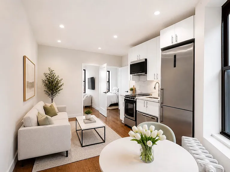 504 E 12th St #3D — Photo 1