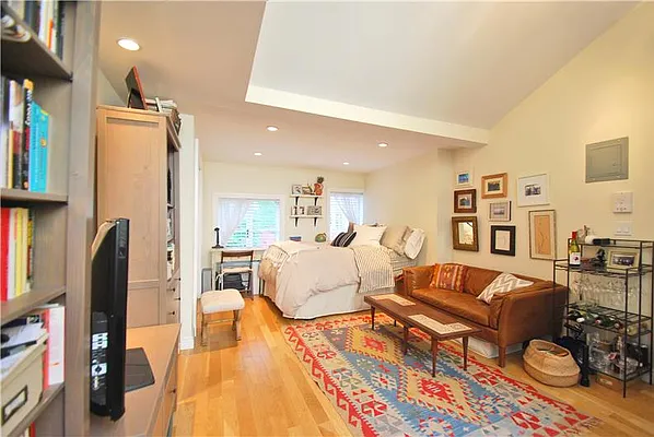 Rented by Buchbinder & Warren | media 15