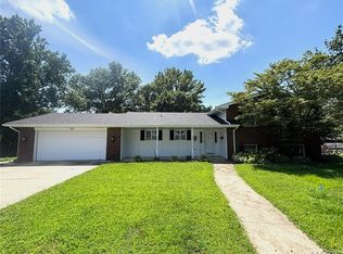 207 E Wesley Dr, O'fallon, IL 62269