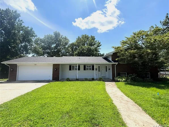 207 E Wesley Dr, O'Fallon, IL 62269