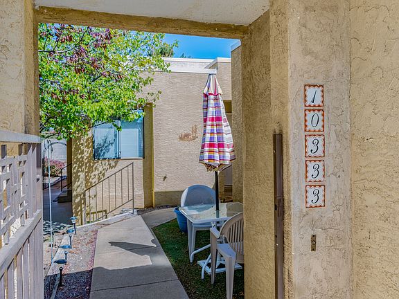 3rd image of 10333 Camino Del Oso NE