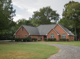 195 Vesta Rd, Lebanon, TN 37090