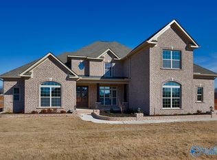 213 Idle Creek Dr, Huntsville, AL 35811