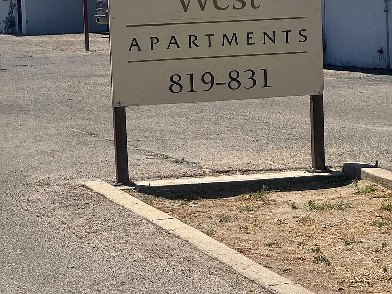 831 W Cambridge Ave #B — Photo 1