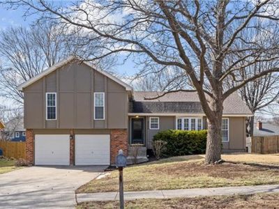 8006 Bradshaw St, Lenexa, KS, 66215