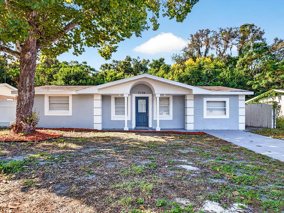 7136 Gulf Breeze Cir