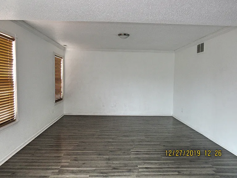 11347 Roundwood Ct — Photo 9