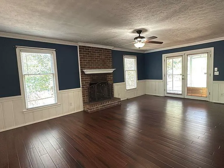 405 Bannerman Ct — Photo 1