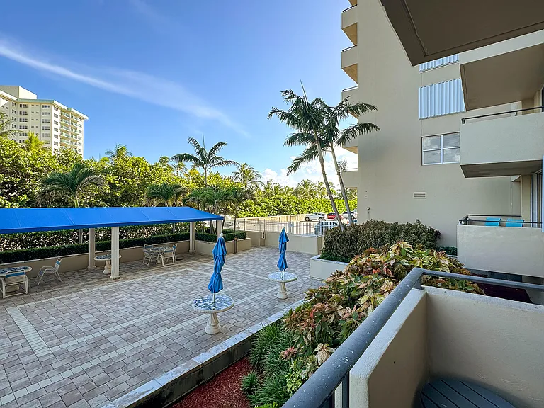 2000 S Ocean Blvd — Photo 28
