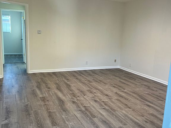 5th image of 133 Cameron Ct #133