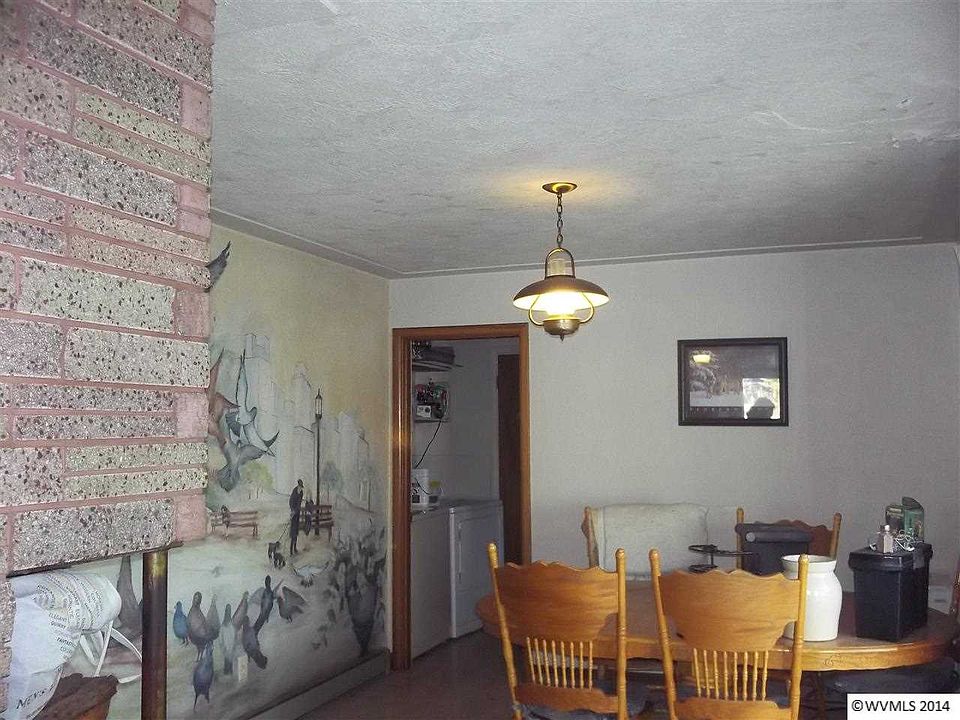 2nd image of 412 High St N