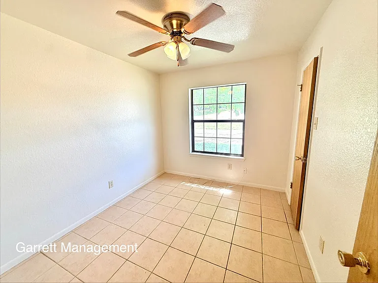 1703 Taylor St — Photo 2