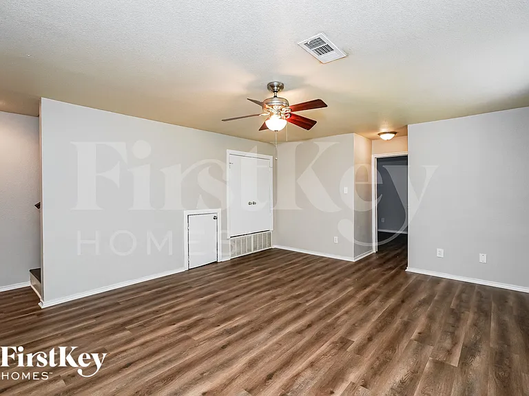 6476 Sudbury Way — Photo 14