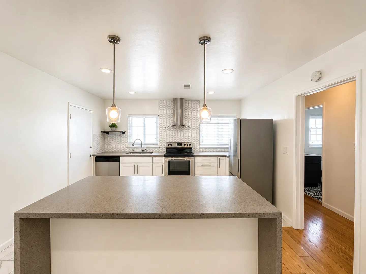 2125 Santa Clara Ave — Photo 4
