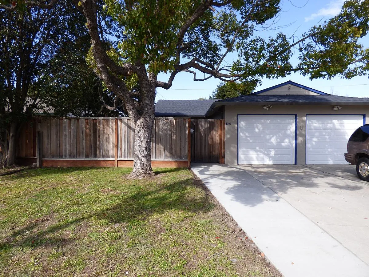 2 bed, 768 sqft, $3,198 — Photo 1