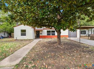 1104 Woodall St, Belton, TX 76513