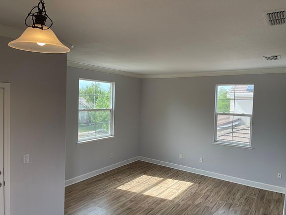 3rd image of 2875 Mojave Dr