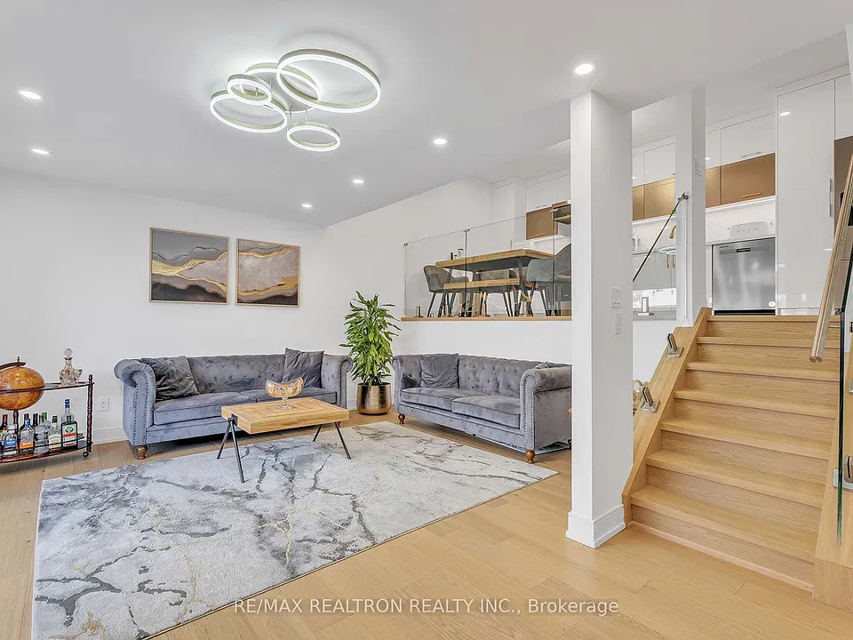 307 Milestone Cres