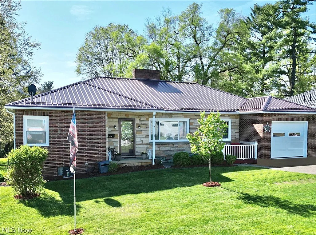 157 Locust Ln photo 1