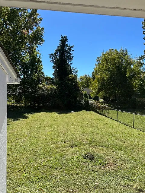 3 bed, $1,295 — Photo 2