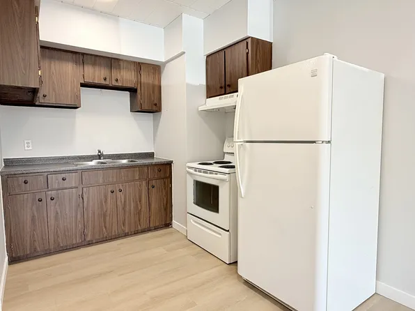 3503 Sandwich St #103, Windsor, ON N9C 1B6