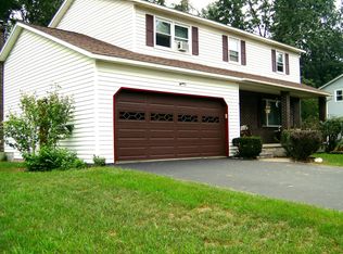 9 Baltusrol Dr, Clifton Park, NY 12065