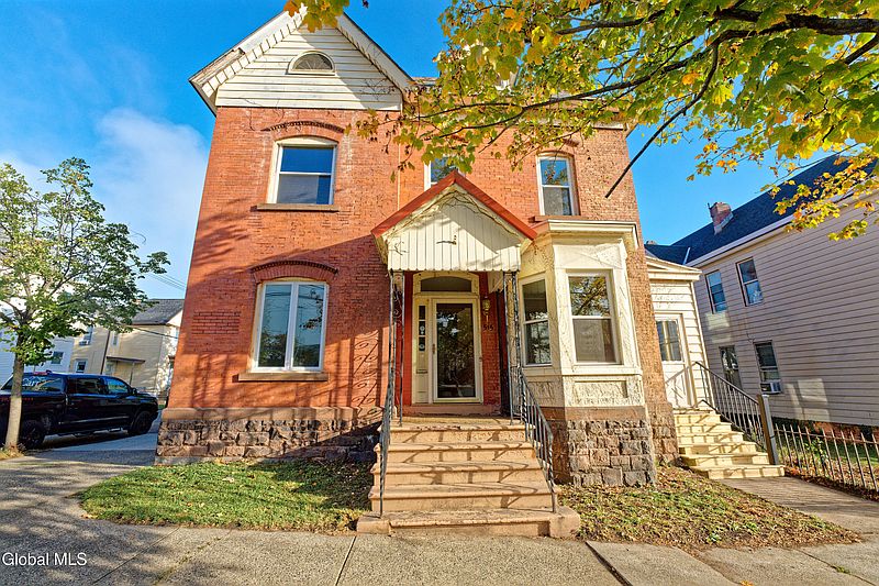2nd image of 515 16th Street
