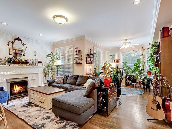 3rd image of 7641 N Bosworth Ave #2