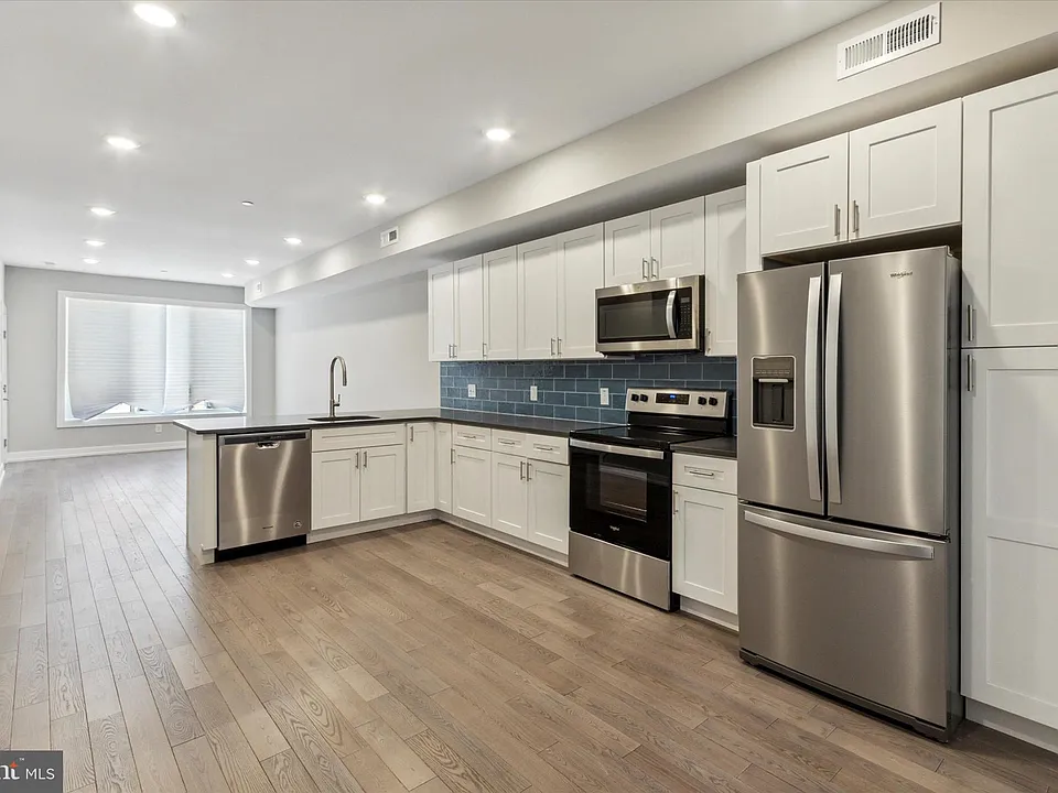 1407 N 8th St #9-B2