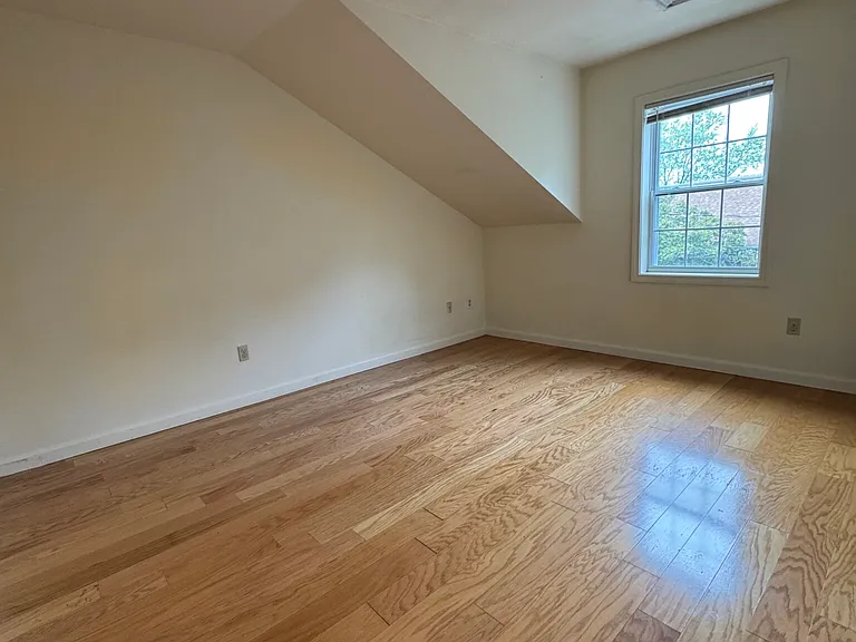 34 Raymond St #2 — Photo 5