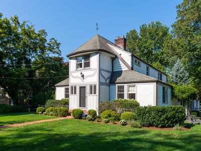 20 Meadow Rd, Riverside, CT, 06878