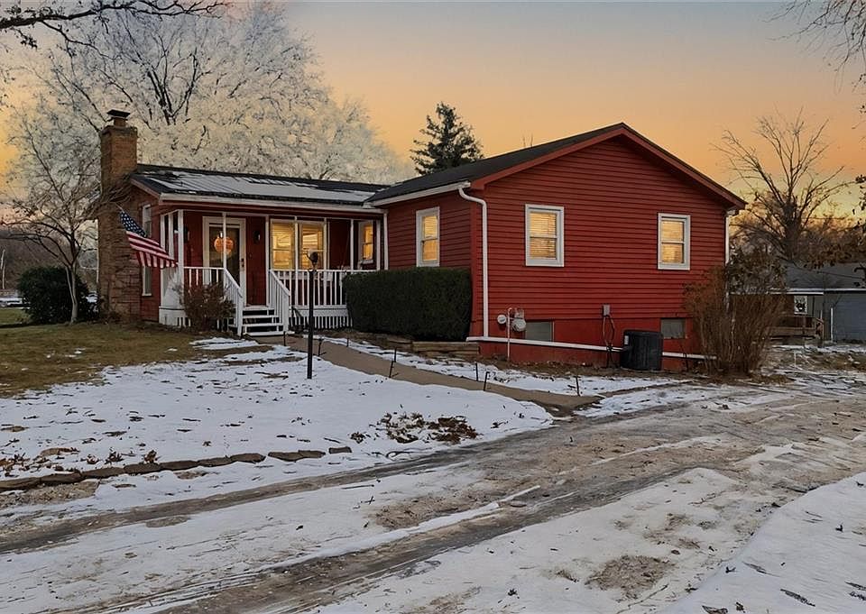 1st image of 203 Sanderson Dr