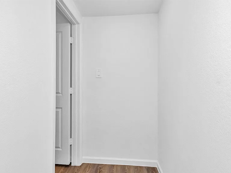677 Royal Arch Dr — Photo 7