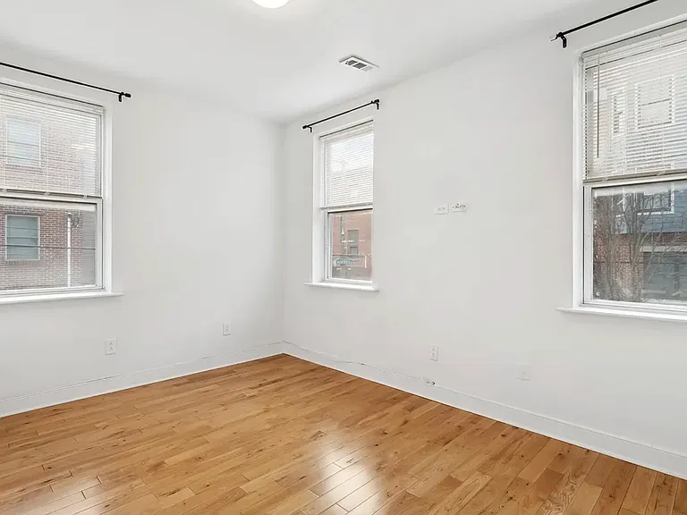915 S 18th St #2 — Photo 5