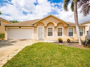 6040 Ridge Lake Cir, Vero Beach, FL 32967