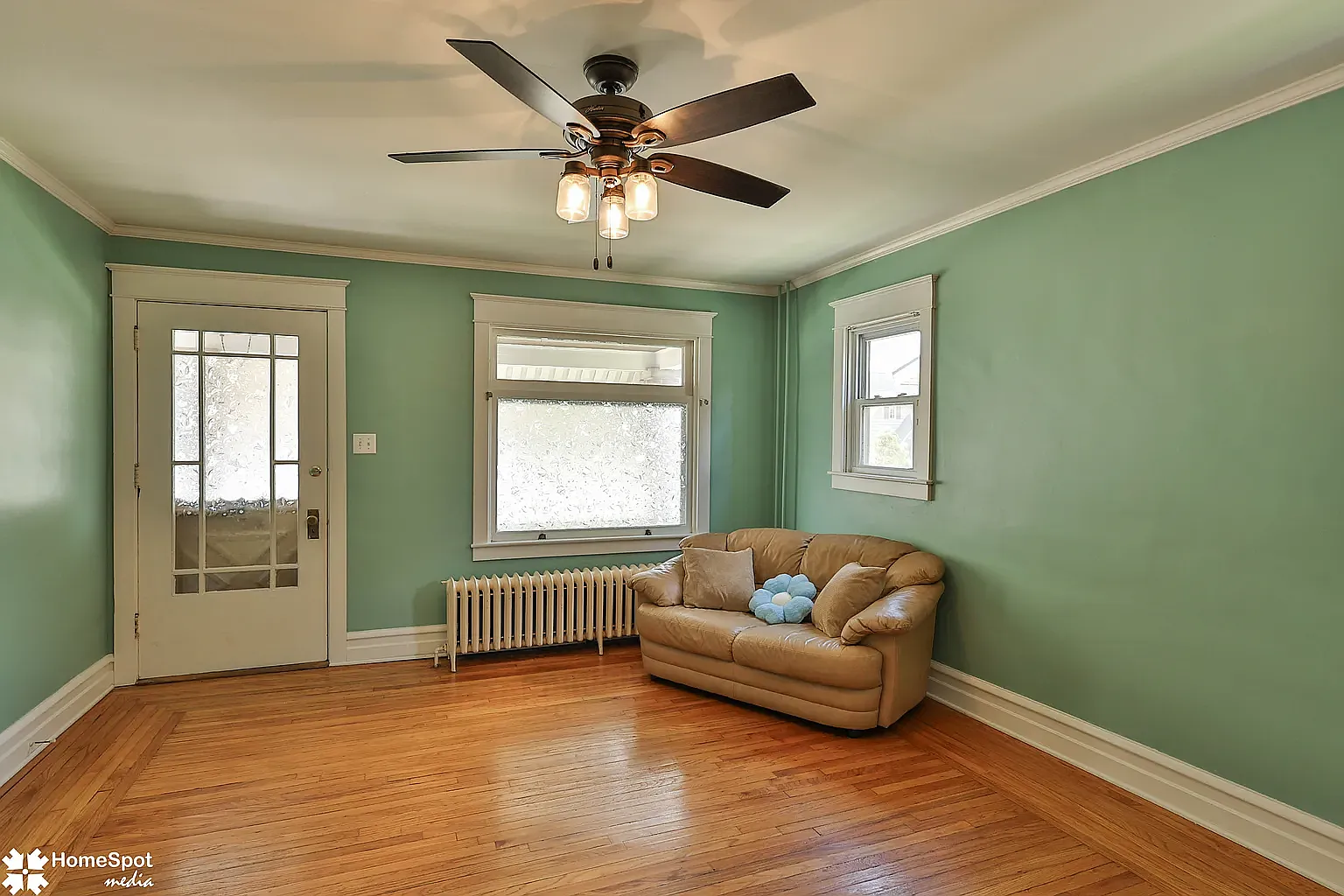 3 bed, 1200 sqft, $2,150 — Photo 4