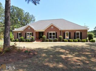 98 Prestwick Dr, Lagrange, GA 30241