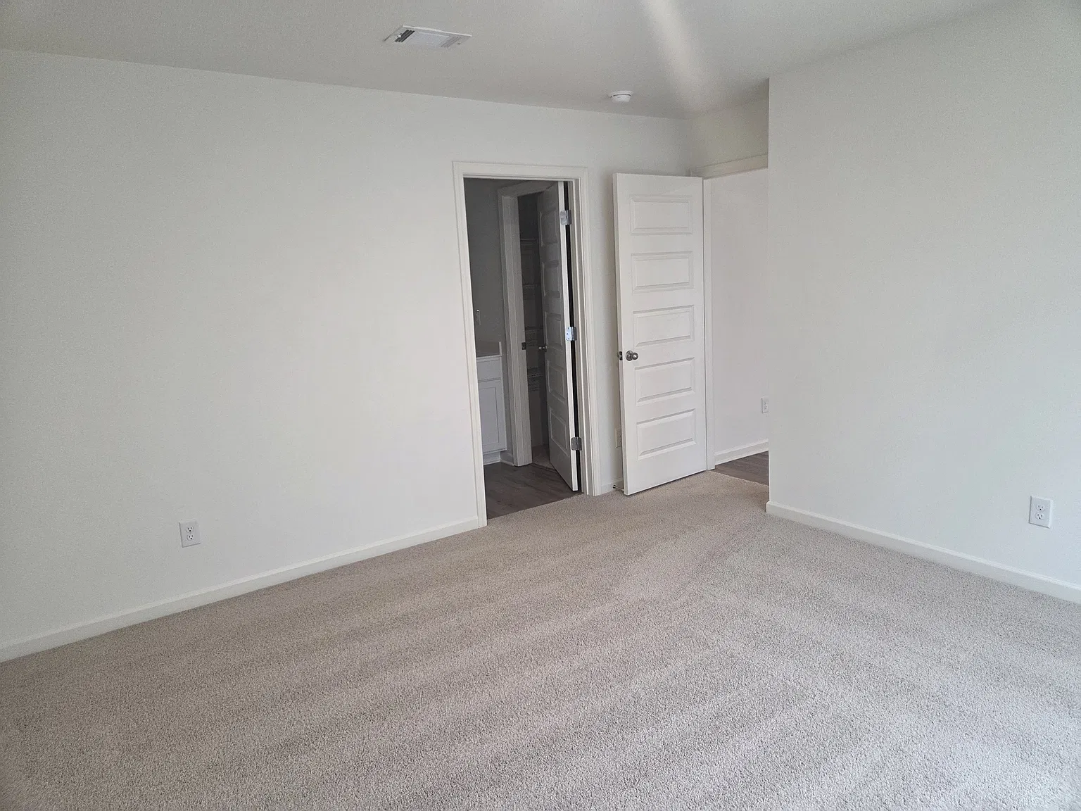 4 bed, 1497 sqft, $1,950 — Photo 4