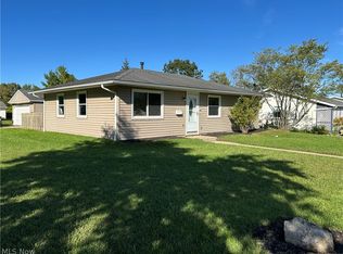 483 Myra Dr, Chardon, OH 44024
