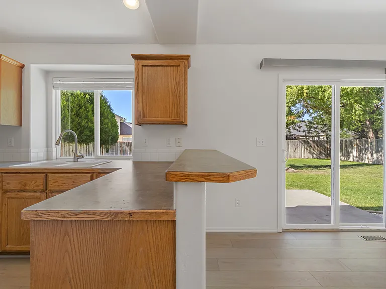 2114 E Olympic Ave — Photo 13