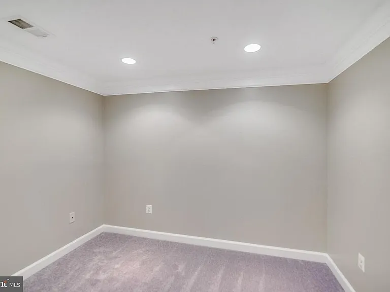 9684 Atterbury Ln — Photo 32