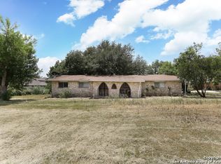 5227 E Fm 1518 N, Saint Hedwig, TX 78152