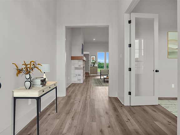 3rd image of 24921 Hopeview Way