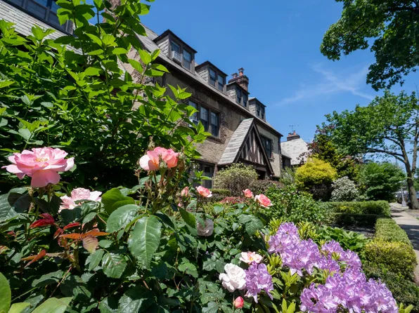 111-39 76th Road image 19 of 23